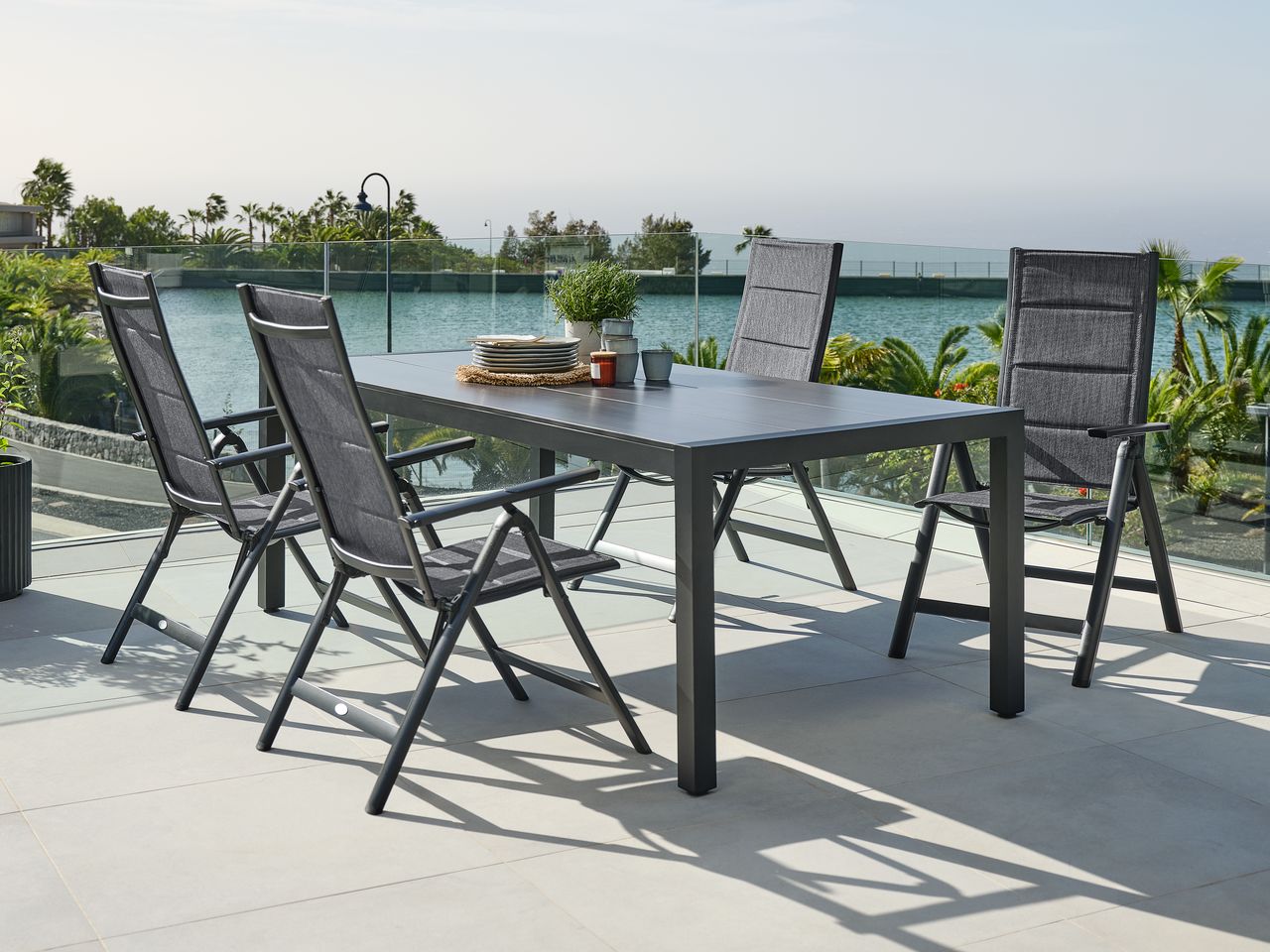 HAGEN L214 table grey + 4 MYSEN chair grey JYSK