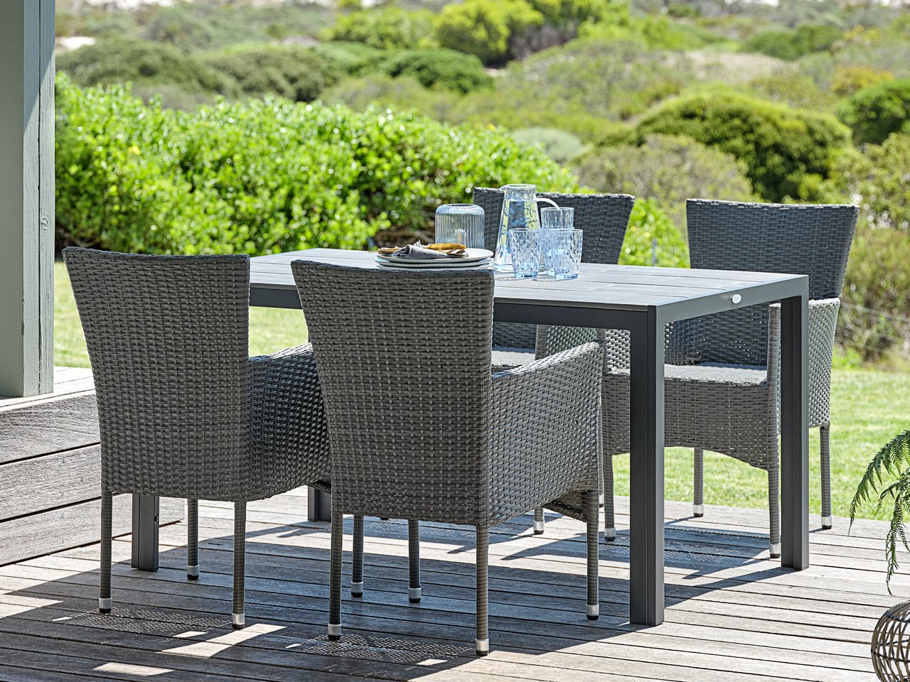 PINDSTRUP L150 table grey + 4 AIDT chair grey JYSK