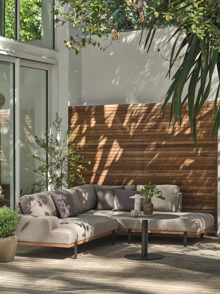 Mesa auxiliar redonda negra para exterior