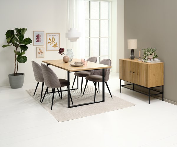 Table AABENRAA L160 chêne + 4 chaises KOKKEDAL velours gris JYSK