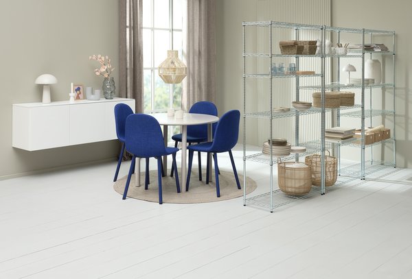 HANSTED D100 table warm grey + 4 EJSTRUP chairs blue
