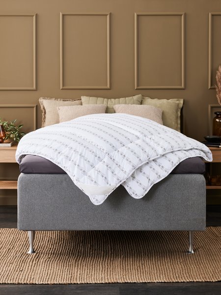 Couette synthétique 240x220 TRONFJELLET chaude