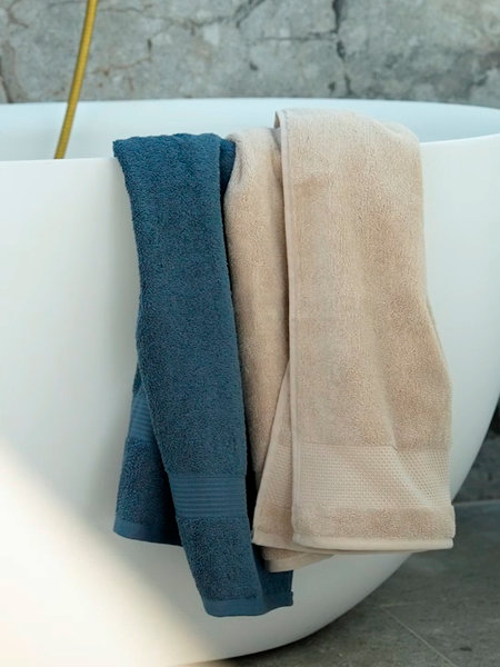Hand towel KARLSTAD 50x100 dusty blue