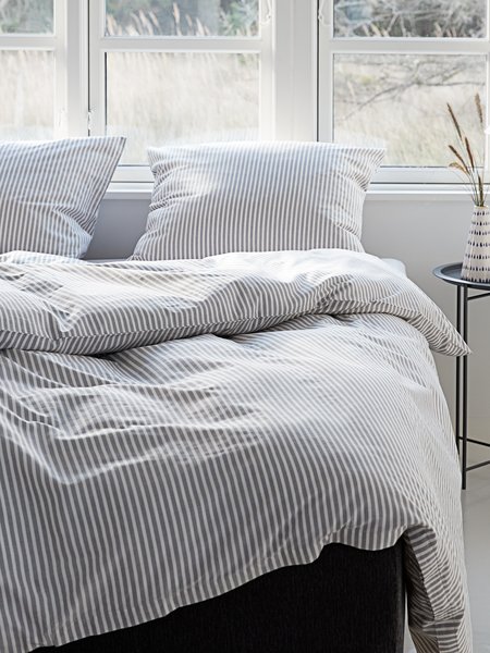 Sengetøj SUS percale garnfarvet 200x220 hvid/grå
