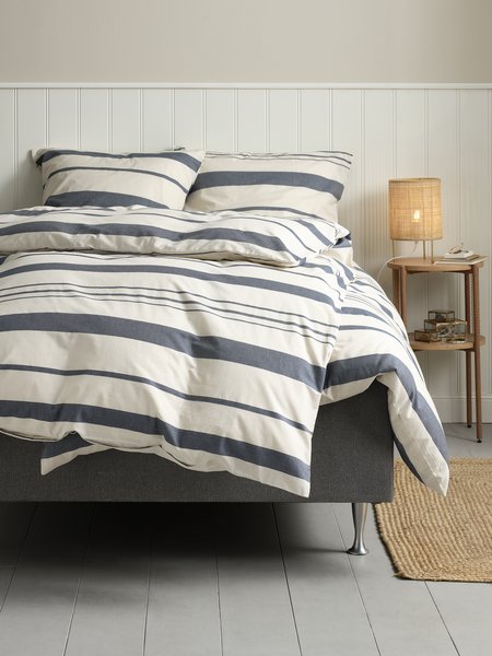 Спално бельо с чаршаф SILJE 200x220 синьо райе