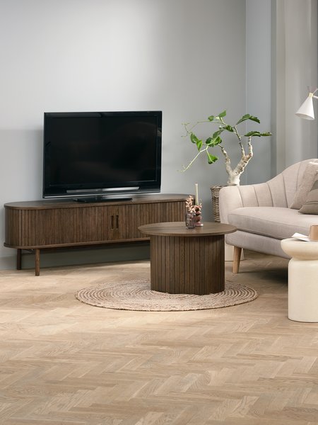 TV stolek LYNGVIG 160 cm 2 roletové dveře tmavý dub