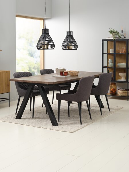 Table SANDBY L210 chêne foncé + 4 chaises PEBRINGE gris/noir