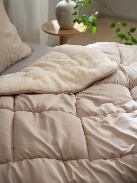 Couette en sherpa 260x240 BAGN chaude beige