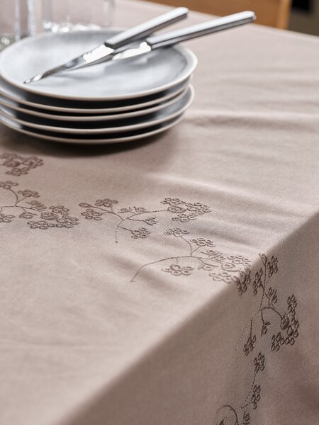 Tablecloth GULSIPPA 140x240 dark sand