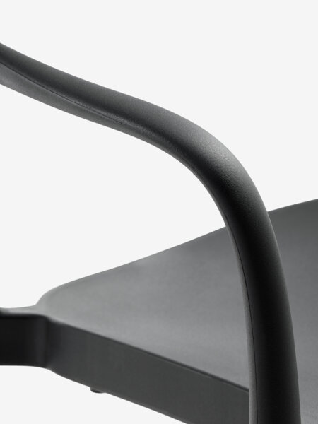 SIRDAL L91 bord hardtre + 4 NANNESTAD stol mørk grå