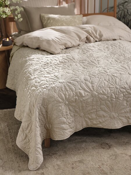 Sengeteppe KRANSMYNTE 240x260 beige