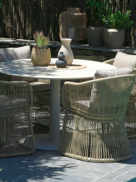 VAMDRUP Ø120 stol bež + 4 STORDALEN stolice prirodna