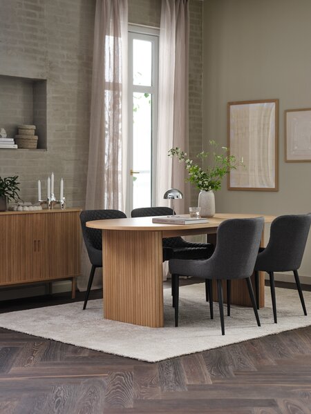 Table LYNGVIG L180/260 chêne nat. + 4 chaises PEBRINGE gris